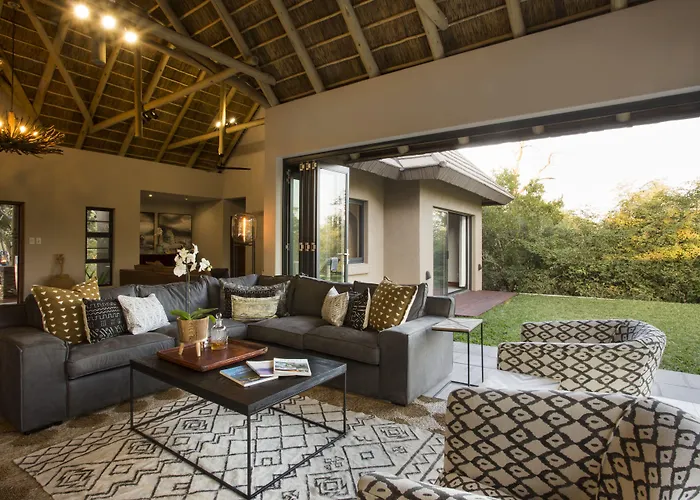 Moya Safari Villa